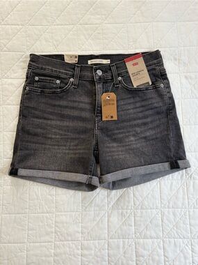 Levi’s Mid-Rise Mid-Length Denim Shorts- Washed Black Women’s Size 28 NWT